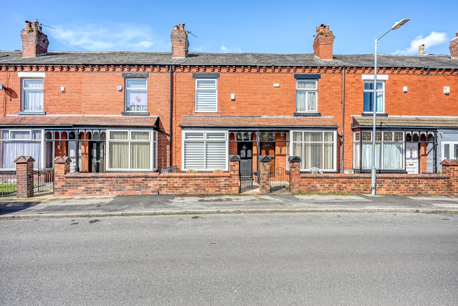 Stylish Two-Bedroom Terrace With Garden, Ideally Positioned In Popular Heaton