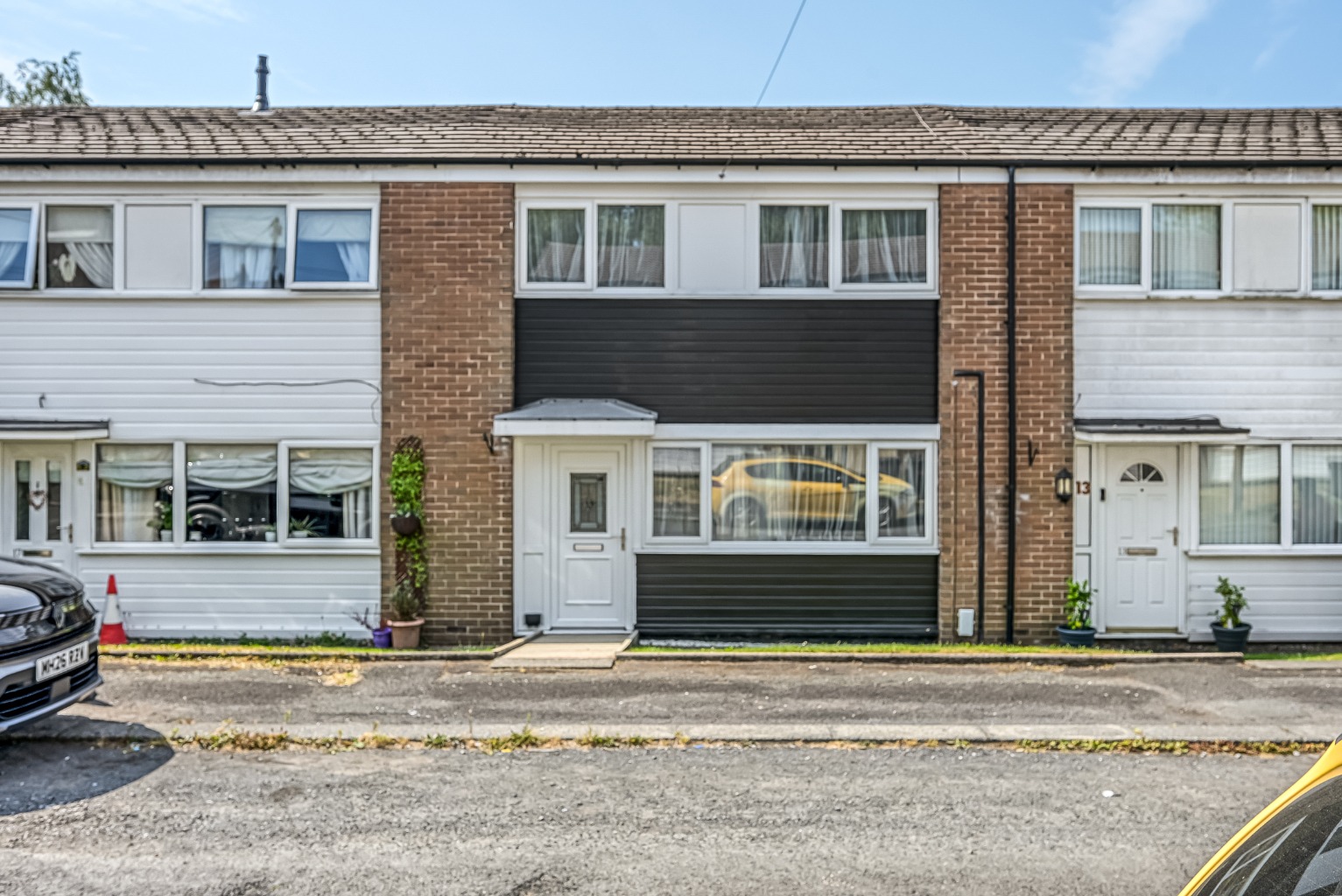 Newly Refurbished 3-Bed Mews With No Chain  In Bromley Cross