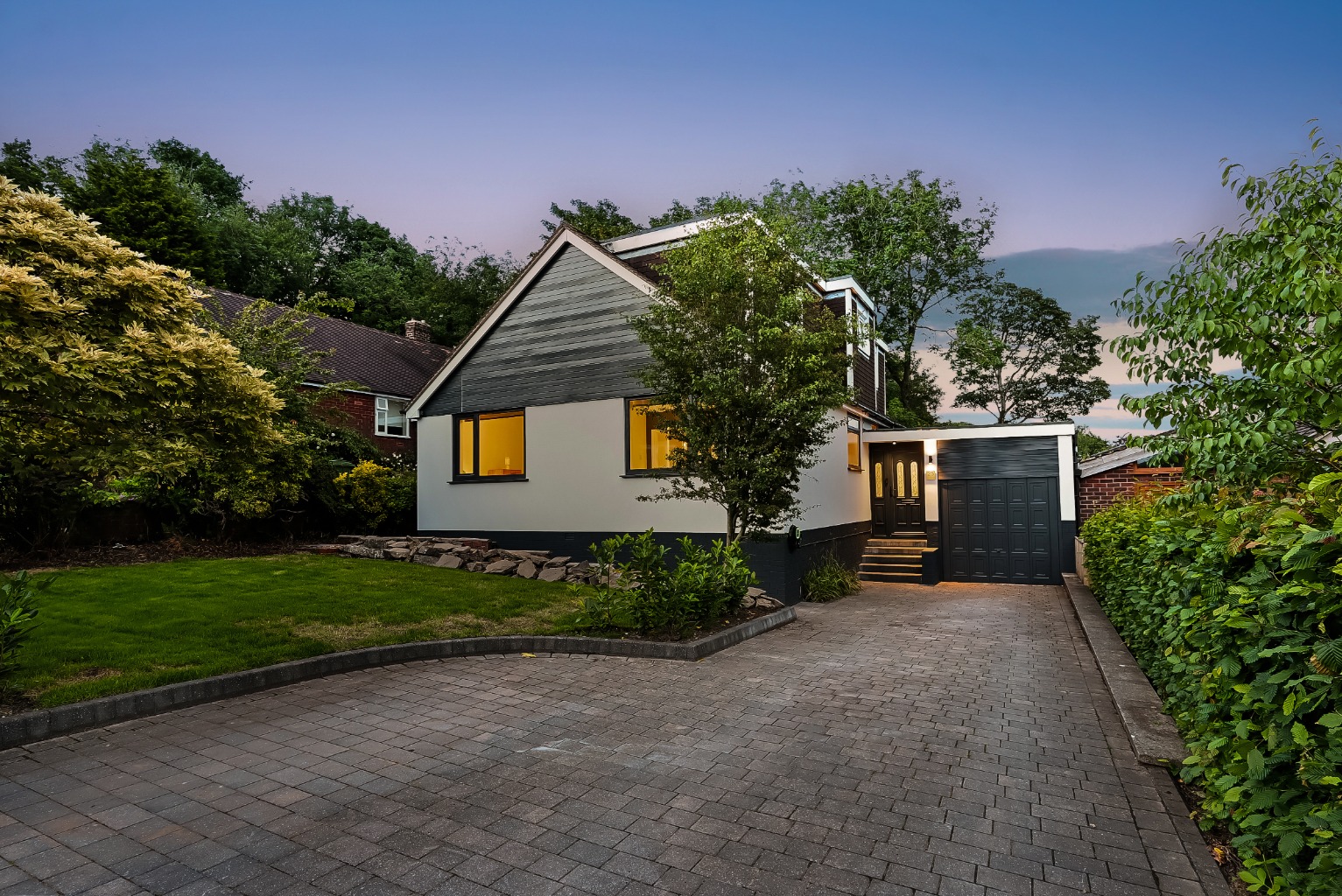 Stunning 4/5 Bed Detached Home with Garden Lodge, Hot Tub & Gym in Bromley Cross