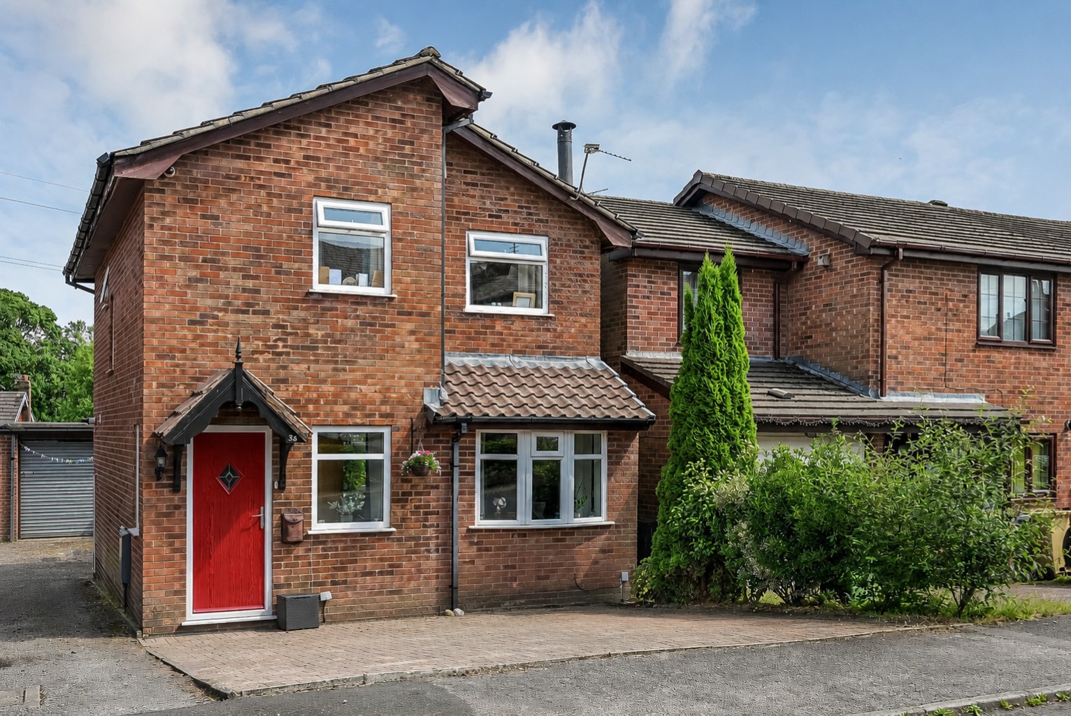 Detached 3 Bed Home Close To Bromley Cross Station & Jumbles Country Park