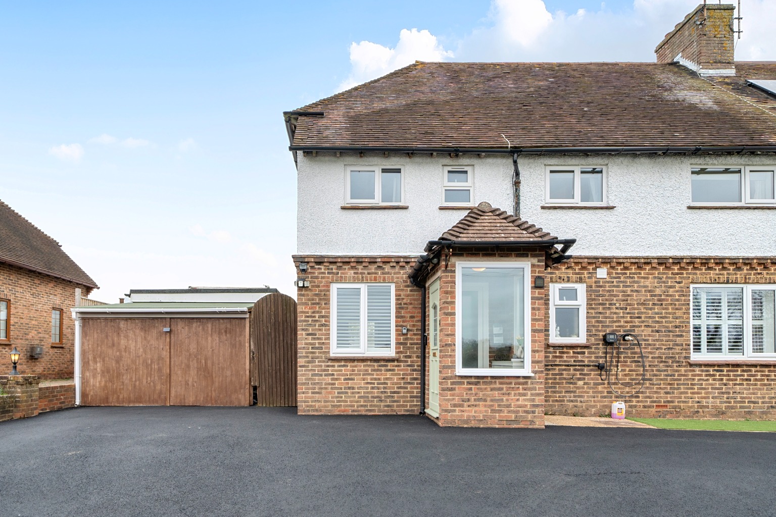 Stunning 5-Bed Family Home with Pool, Annex & Garden in Sought-After Village Location