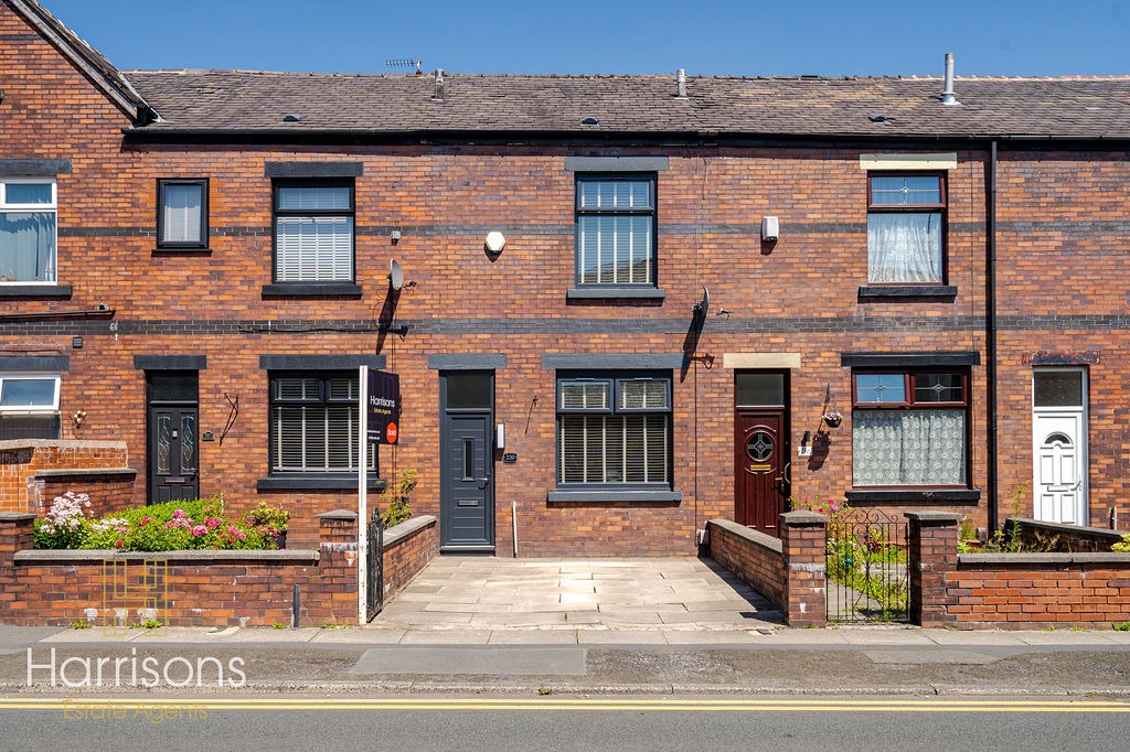 Stylish Two-Bedroom Home with Extended Kitchen/Diner and Driveway Parking on Deane Church Lane, BL3