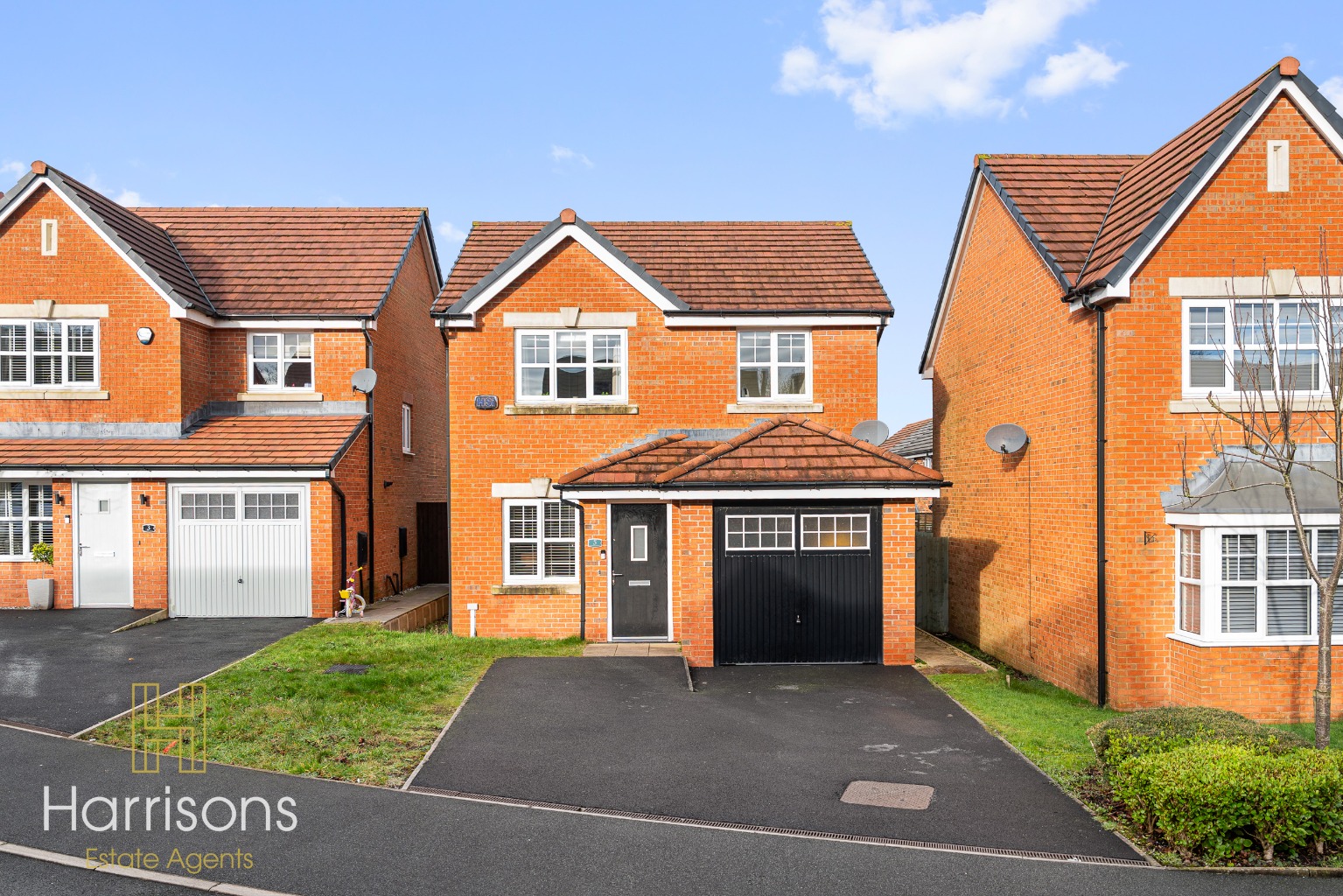 Beautifully Presented Modern Detached Home  on Inveraray Avenue, BL6