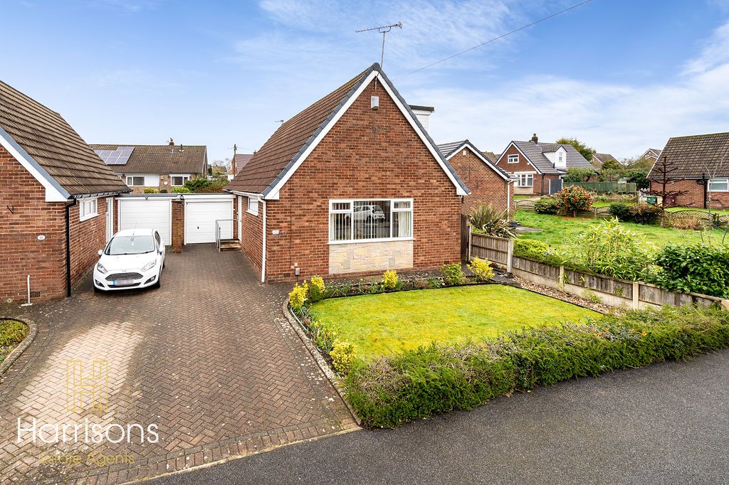 Reynolds Drive, BL5 – Spacious 4-Bed Dormer Bungalow with Driveway &  Garage