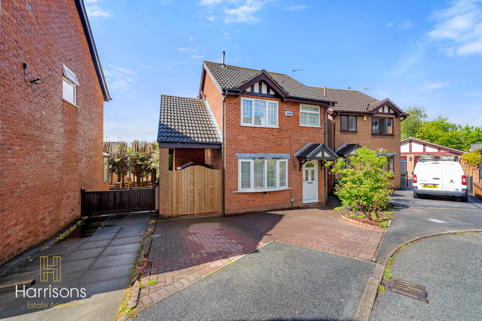 Cringle Close, BL3 – Turnkey Detached Home with Stunning Finish Throughout