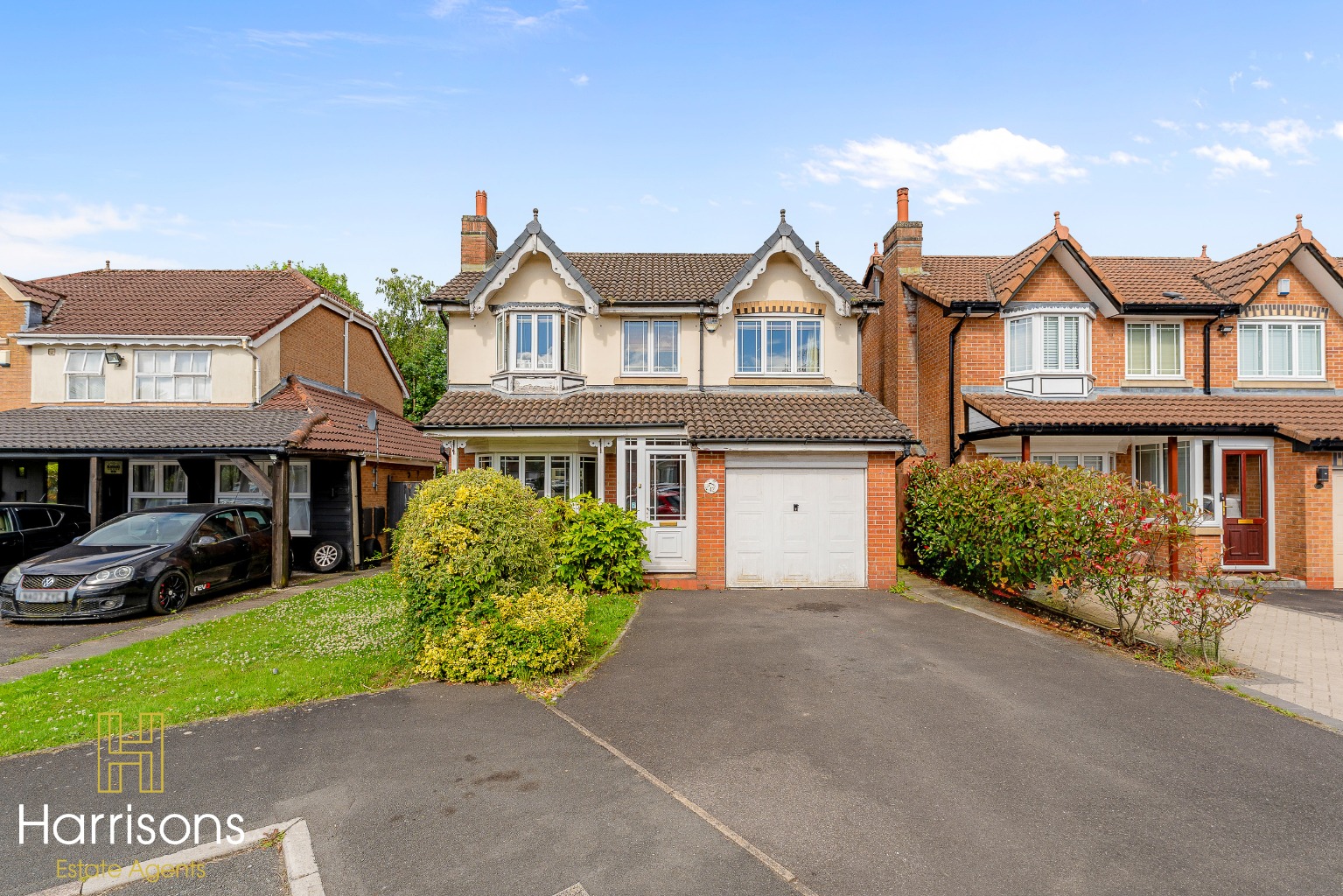Spacious Four Bedroom Detached Home with Conservatory & Generous Rear Garden