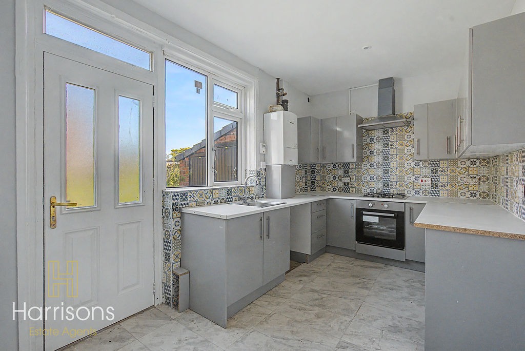 TWO-BEDROOM SEMI-DETACHED HOME  MODERN KITCHEN & BATHROOM  CONVENIENT BL5 LOCATION