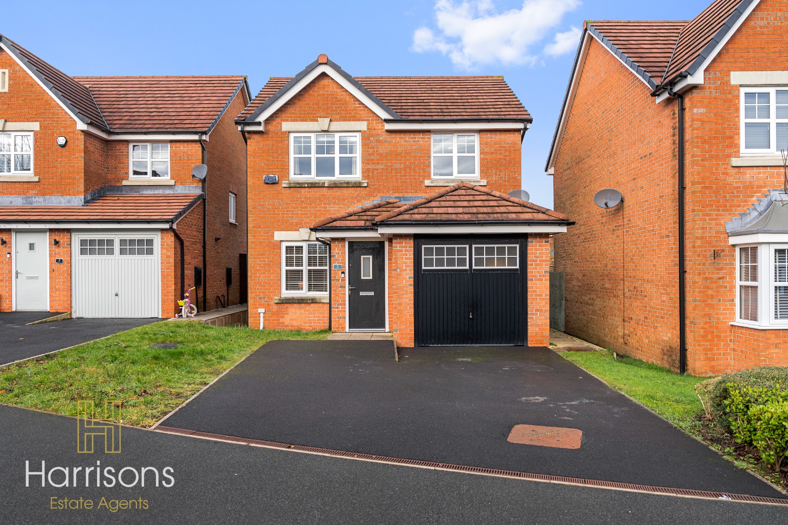 Beautifully Presented Modern Detached Home  on Inveraray Avenue, BL6