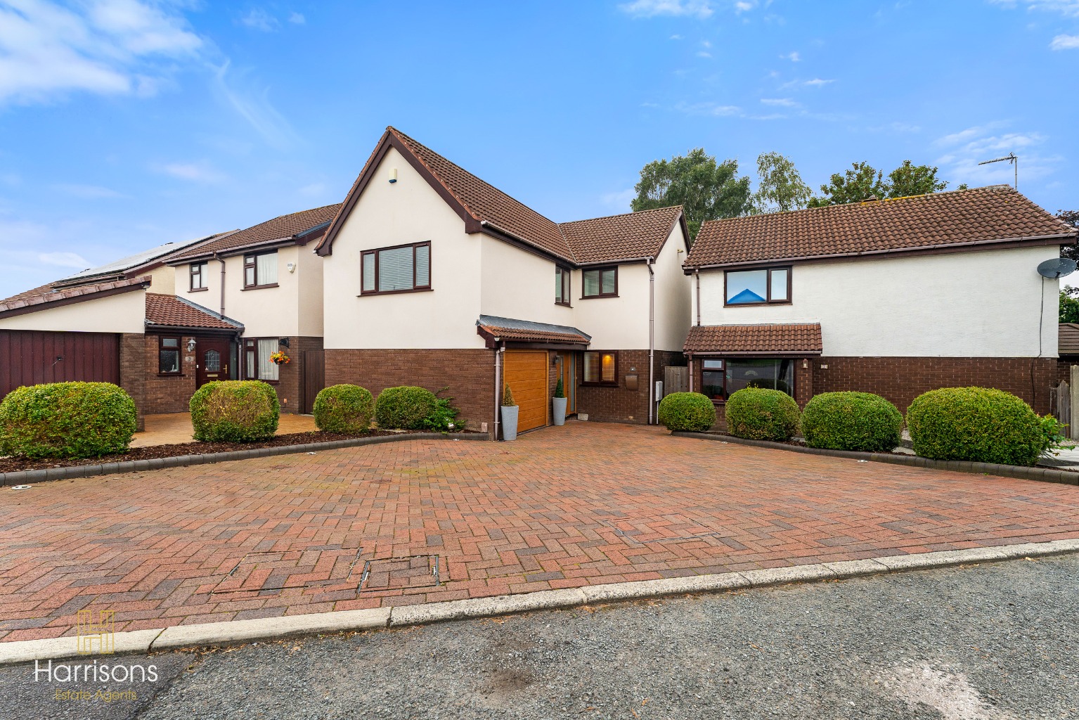 Greenfield Close, BL5  Spacious Five-Bedroom Detached Family Home