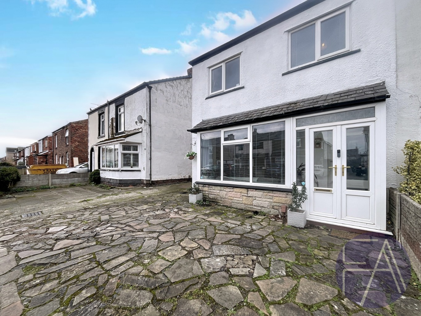 Charming 3-Bed Semi-Detached Home in Sefton with Garden & Parking