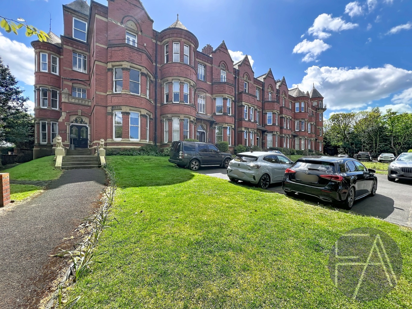 Charming Ground Floor 1-Bed Flat with Parking & Storage in Southport