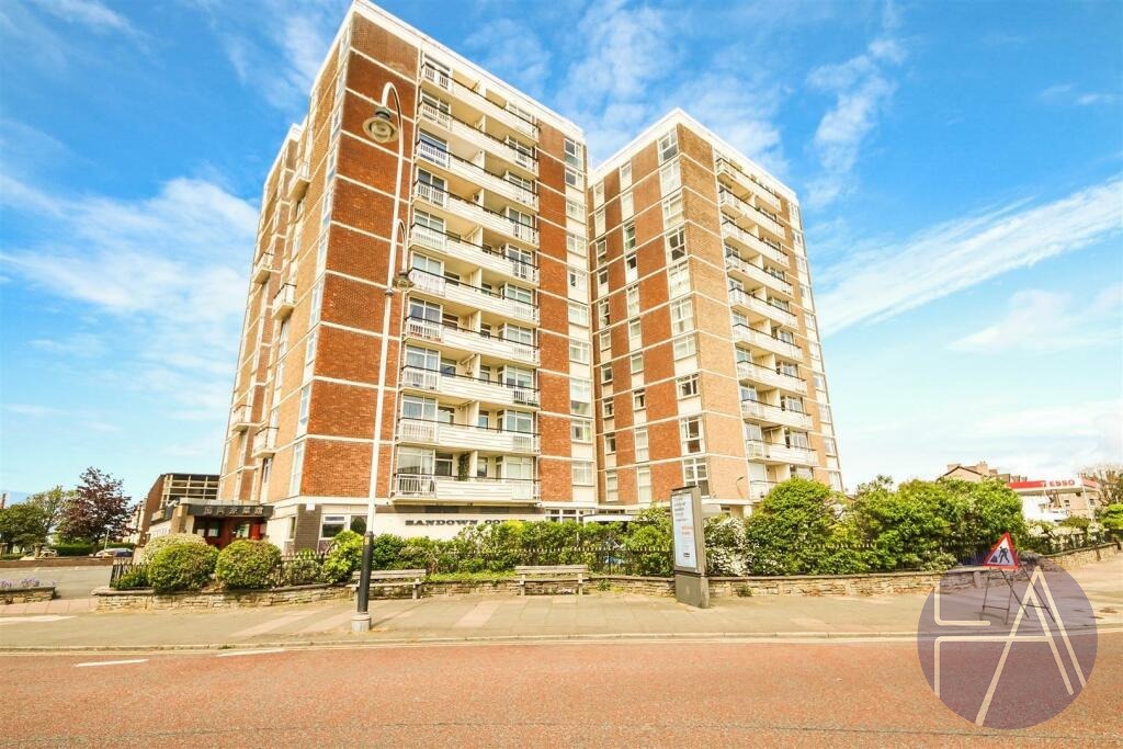 Stylish 1-Bed Apartment with Balcony & Parking in Southport