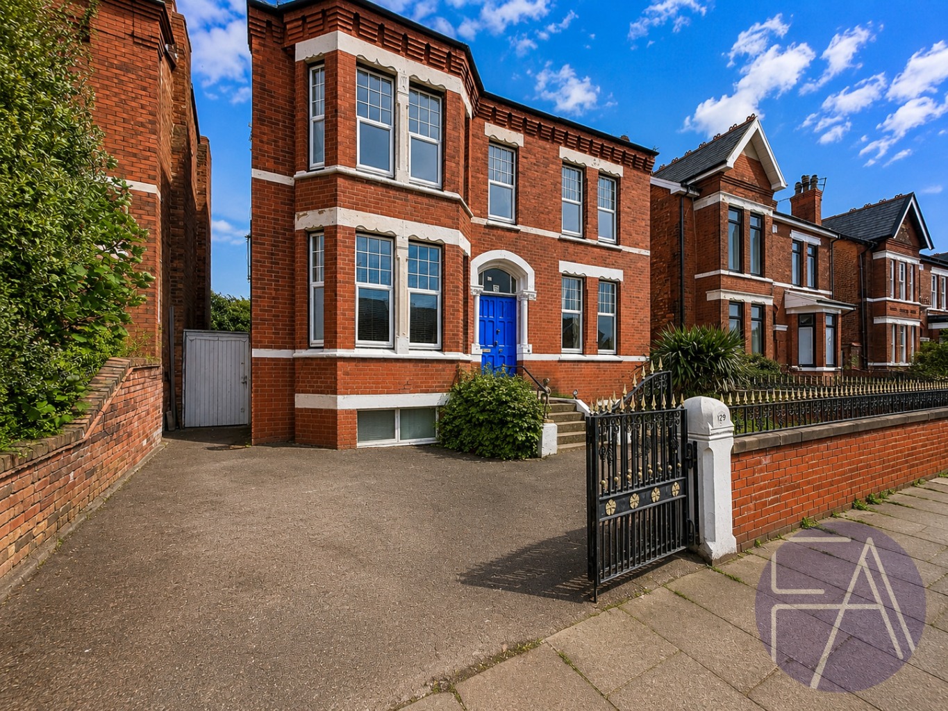 Impressive Six Bedroom Detached Home Near Birkdale Village Impressive Six Bedroom Detached Home Near Birkdale Village