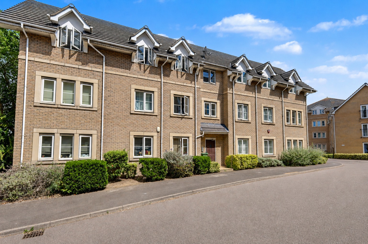 Walnut Close, Laindon, SS15