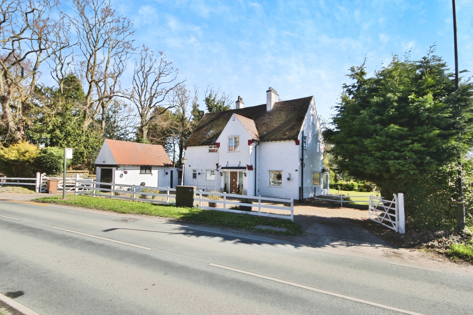Seaton Road, Hornsea, HU18 1BS OFFERS OVER £475,000