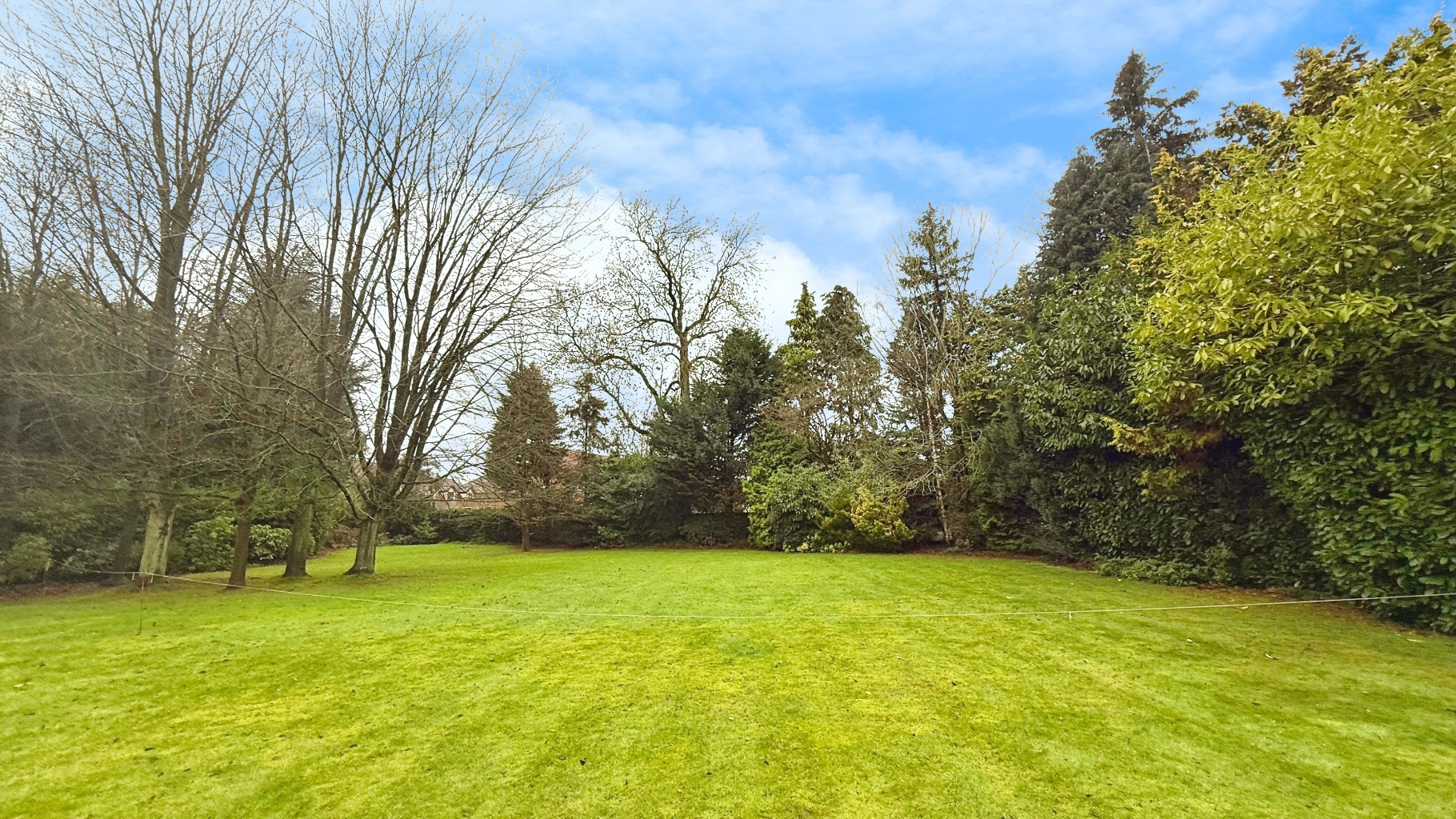 Kemp Road, Swanland, North Ferriby, HU14 3LY INVITING OFFERS BETWEEN £400,000 - £500,000