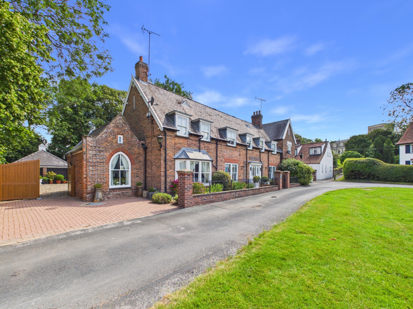 School Green, Bishop Burton, Beverley,  HU17 8QD  -  INVITING OFFERS BETWEEN £725,000 AND £775,000
