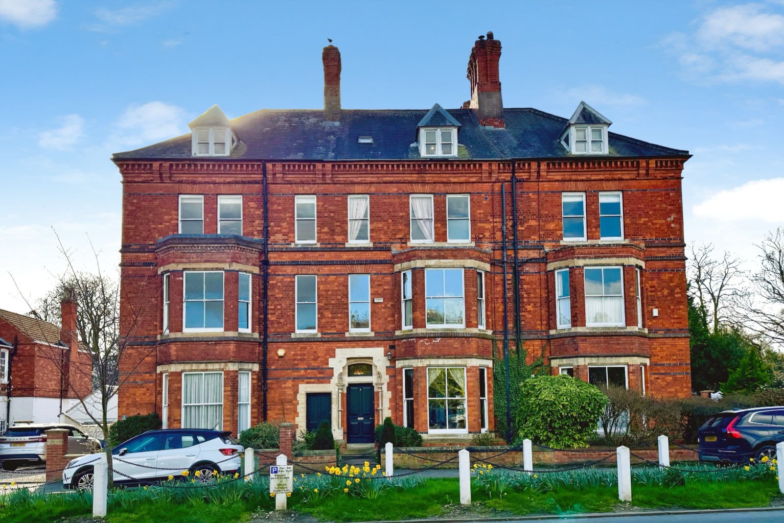 New Walk, Beverley, HU17 7AE INVITING OFFERS BETWEEN £995,000 - £1,045,000