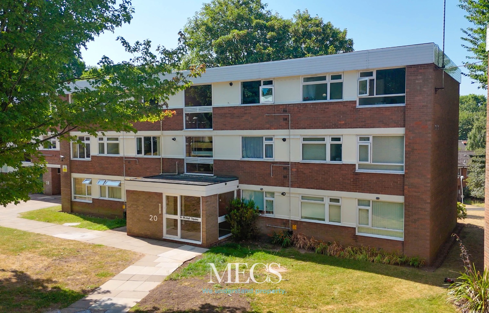 Two-Bedroom Apartment in Lloyd Square: Ideal Investment with No Chain
