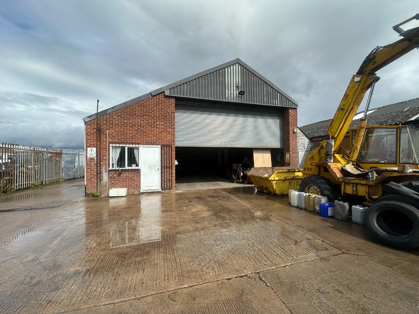 FOR SALE – Freehold Industrial Unit with Secure Yard