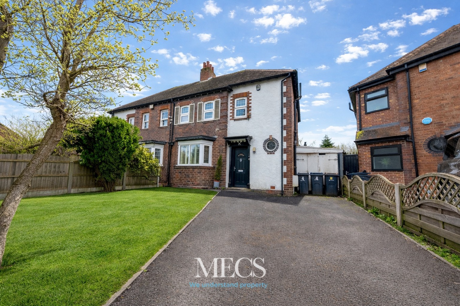 CUL-DE-SAC LOCATION ** EXTENDED TO REAR ** OPEN PLAN LIVING ** VIEWINGS HIGHLY RECOMMENDED