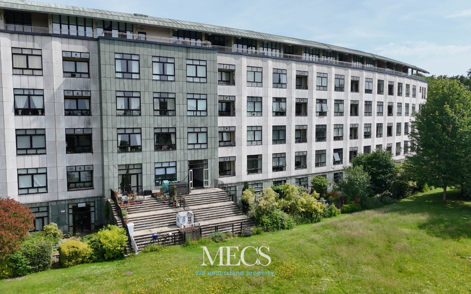 Stylish 2-Bed Ground Floor Apartment in Britannic Park, Moseley