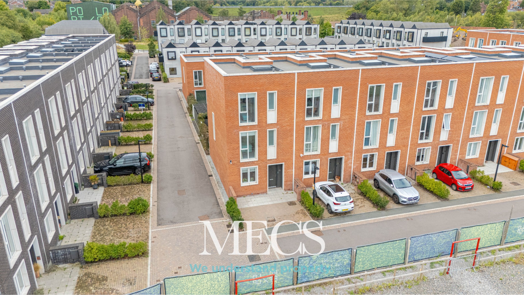 Stunning Four Double Bedroom Home with Terrace, Birmingham