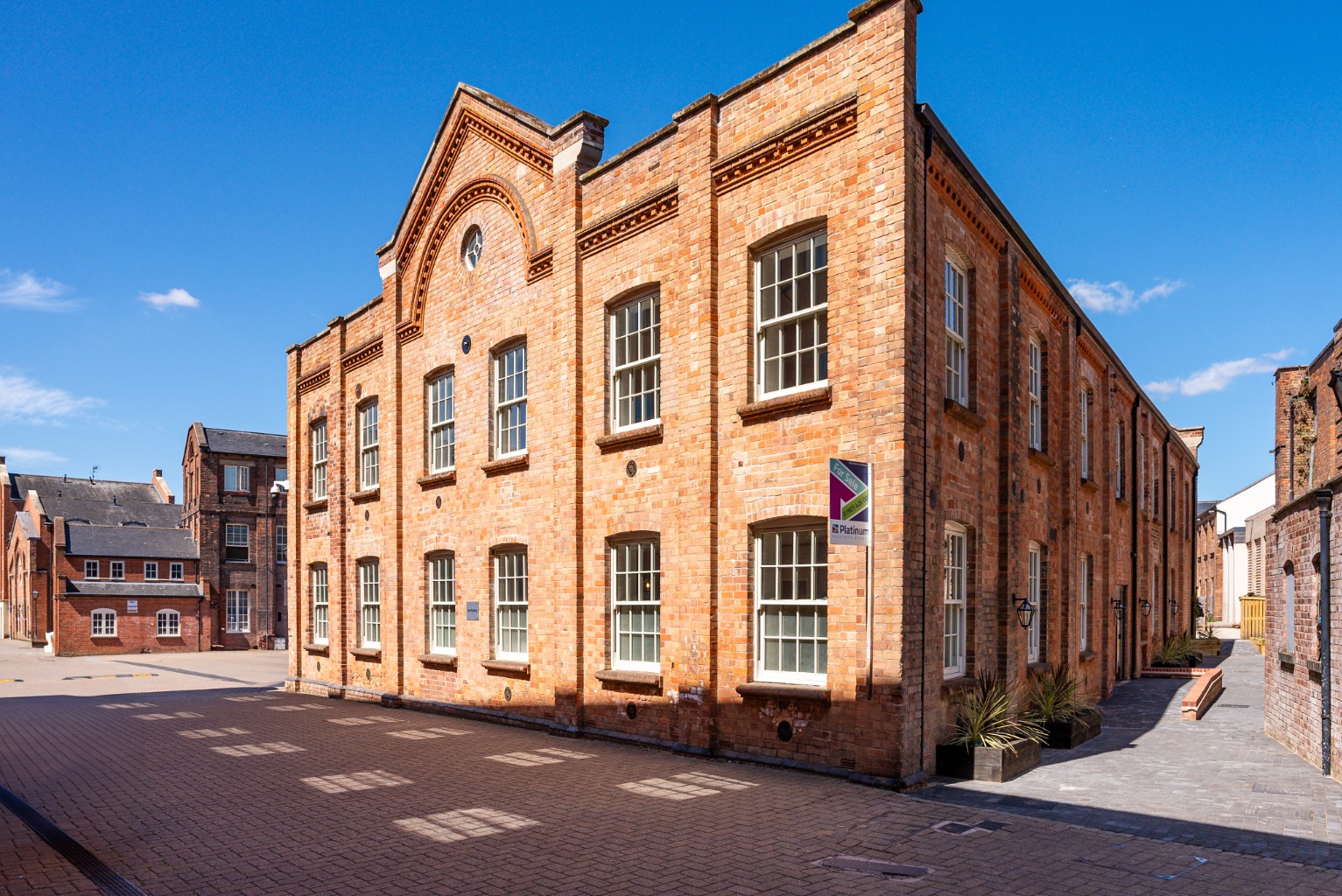 Flat 5, Throwing House – A Distinctive Two-Bedroom Duplex with Vaulted Ceilings and Mezzanine Flat 5, Throwing House – A Distinctive Two-Bedroom Duplex with Vaulted Ceilings and Mezzanine