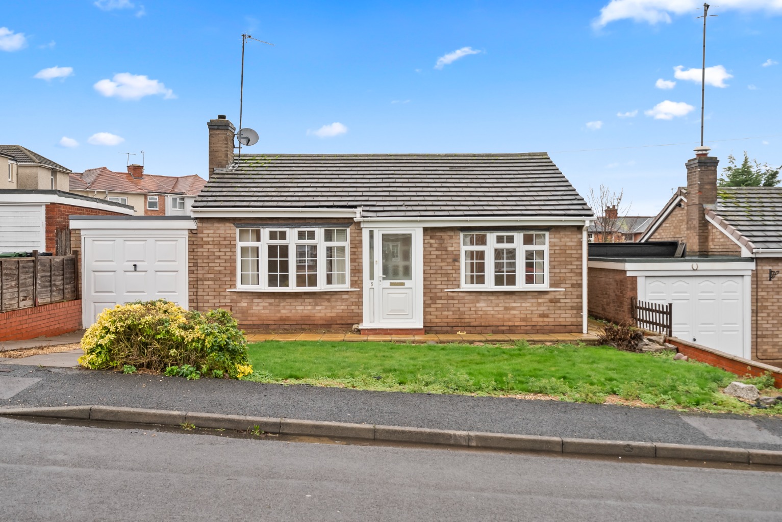 Two Bedroom Bungalow with Garage  Utility Room & Separate Dining Area  Springfield Road