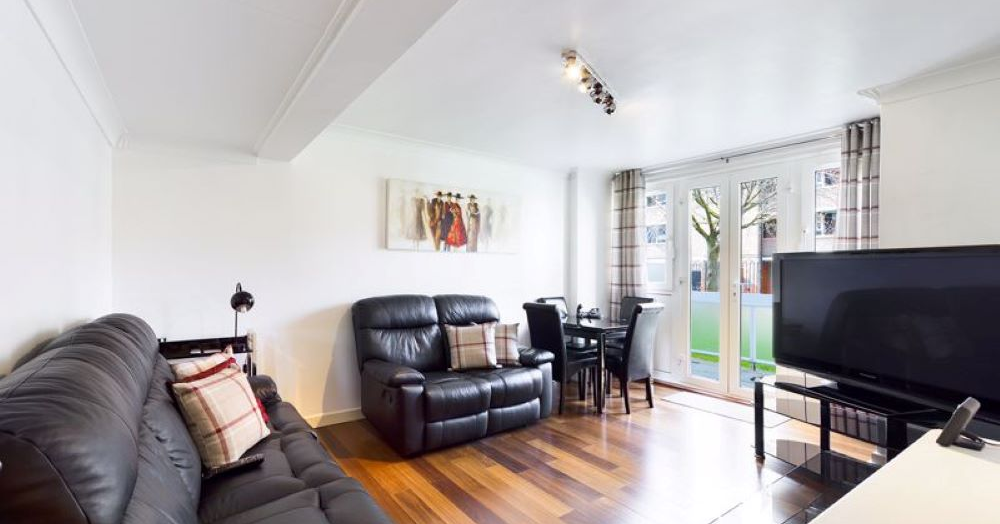 FOR SALE: Immaculate one bedroom apartment in Bethnal Green! Minutes to the tube!