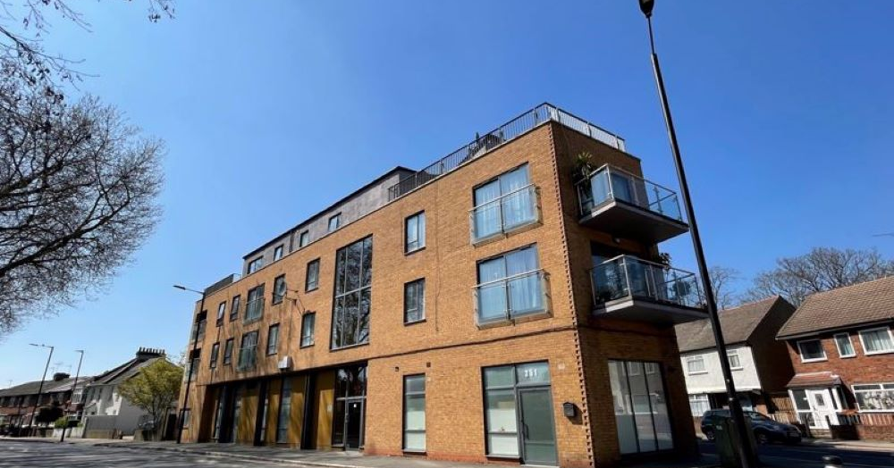 TO LET: Modern one bedroom apartment located within easy reach of Canning Town & West Ham stations