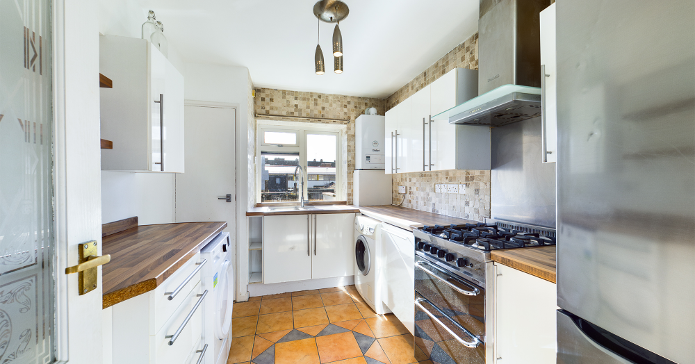 REDUCED! Chain free two DOUBLE bedroom apartment in Bethnal Green - Guide £400,000-£425,000