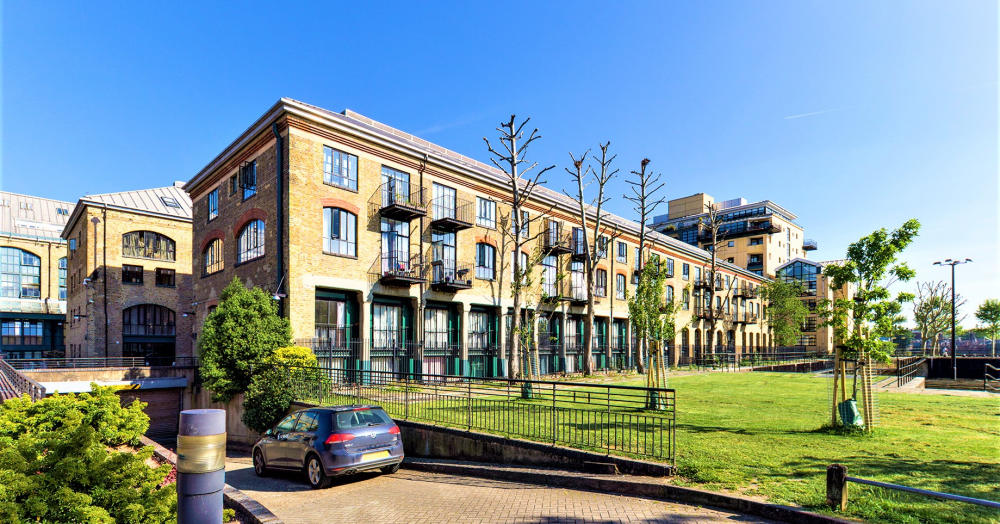 REDUCED!!! Chain free one bedroom apartment set within Grade II listed warehouse conversion