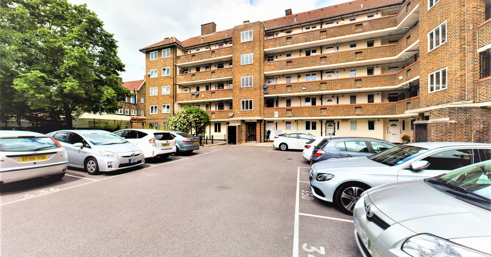 FOR SALE: Two double bedroom flat just off Old Ford Road, E3 - 2 mins to Victoria Park!