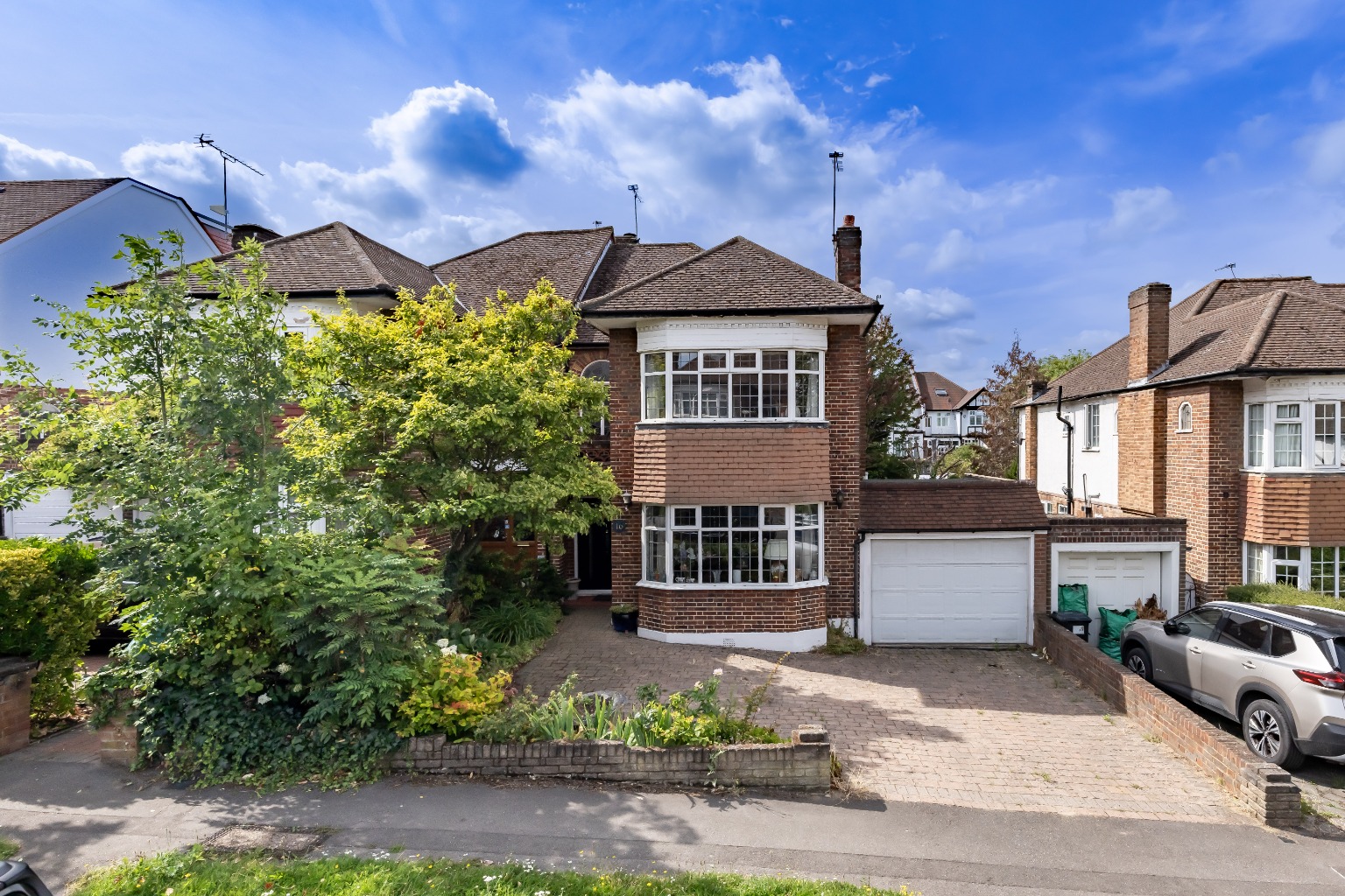 Chiltern Way: A Charming 3-Bed Family Home with South-Facing Garden, Ready for Your Vision