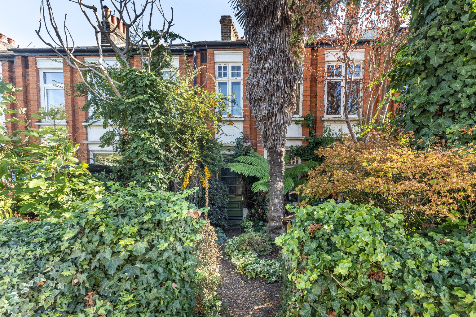Forest Drive East, E11
