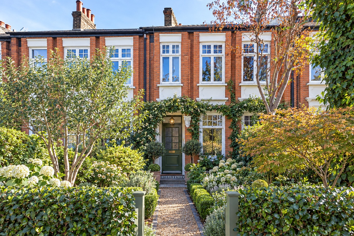 Forest Drive East, E11