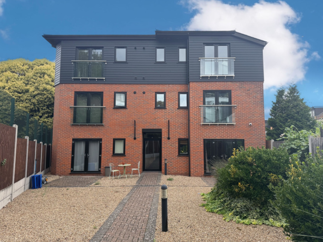 Modern 2-Bed Apartment in Gated Leyton Development, Near Tube & Olympic Park