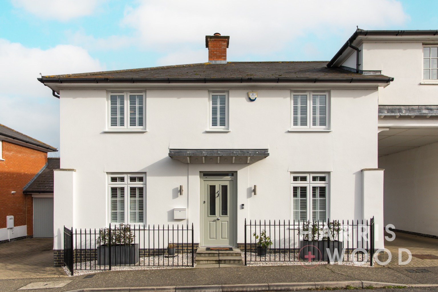 ** GUIDE PRICE £625,000 - £650,000 ** Spacious Five-Bedroom Link Detached Home in Witham.