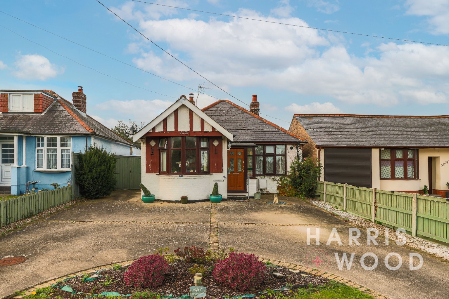 Charming Two-Bedroom Detached Bungalow with Private Garden in Clacton-On-Sea.
