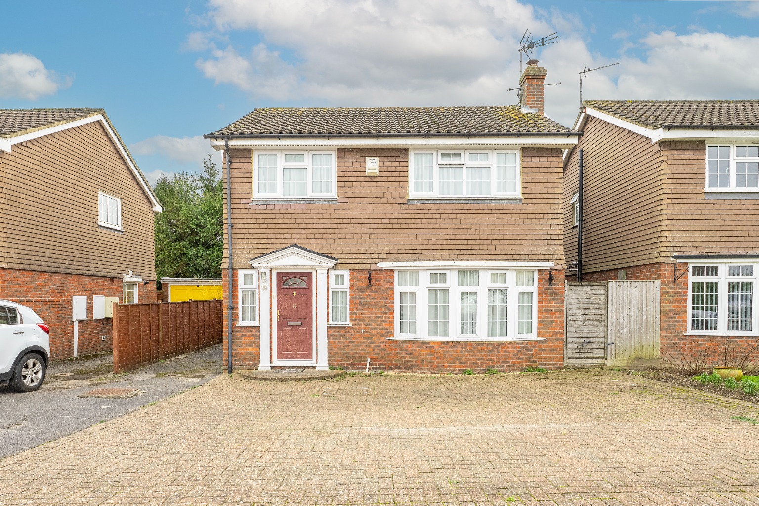 Four bedroom detached home with no upper chain