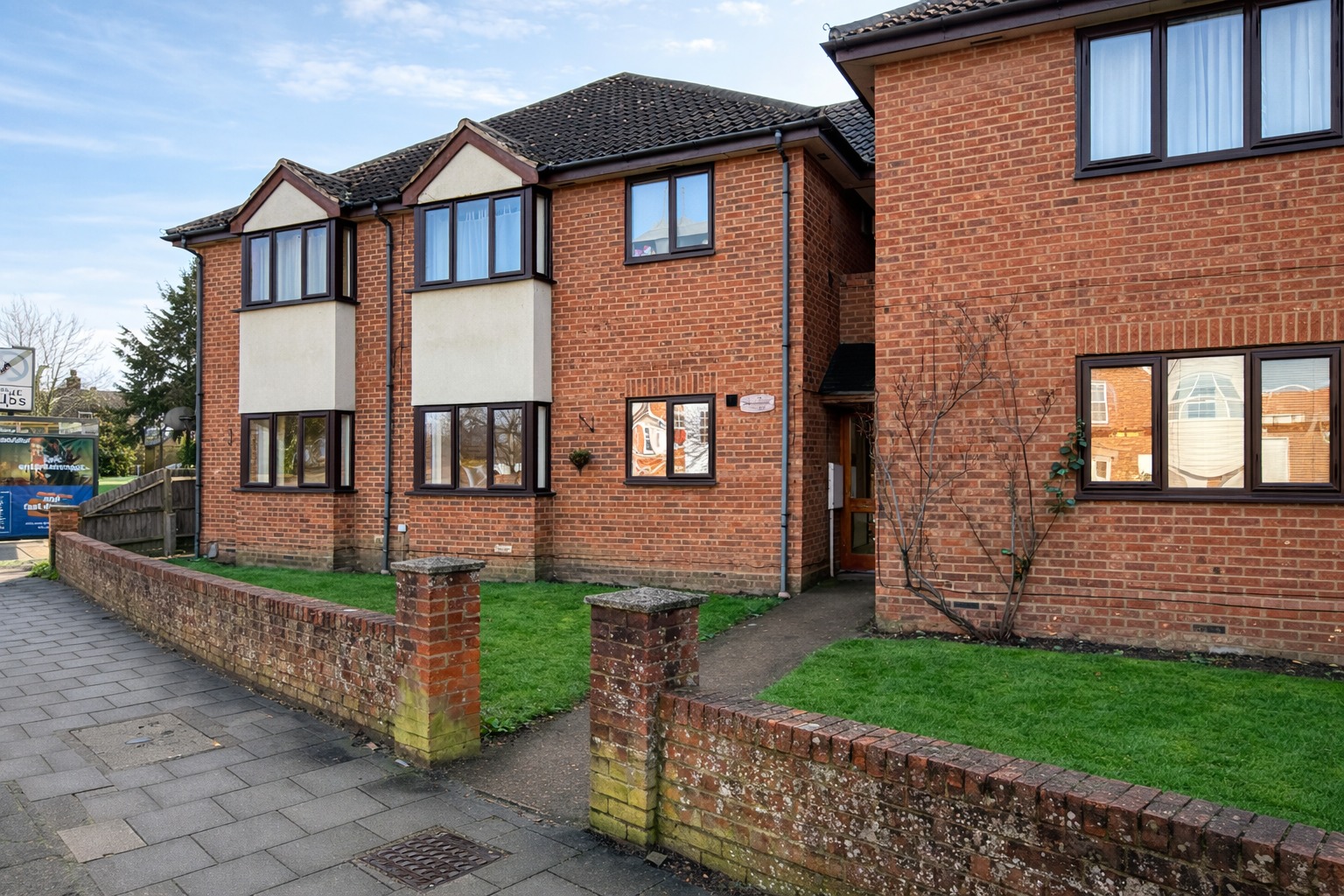 Fully Refurbished One-Bedroom Ground Floor Apartment