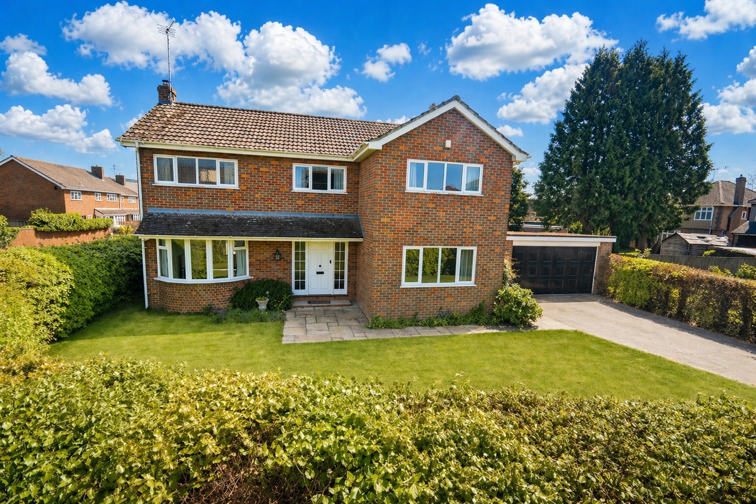 Detached Four Bedroom Family Home on a Generous Plot in Weston Turville