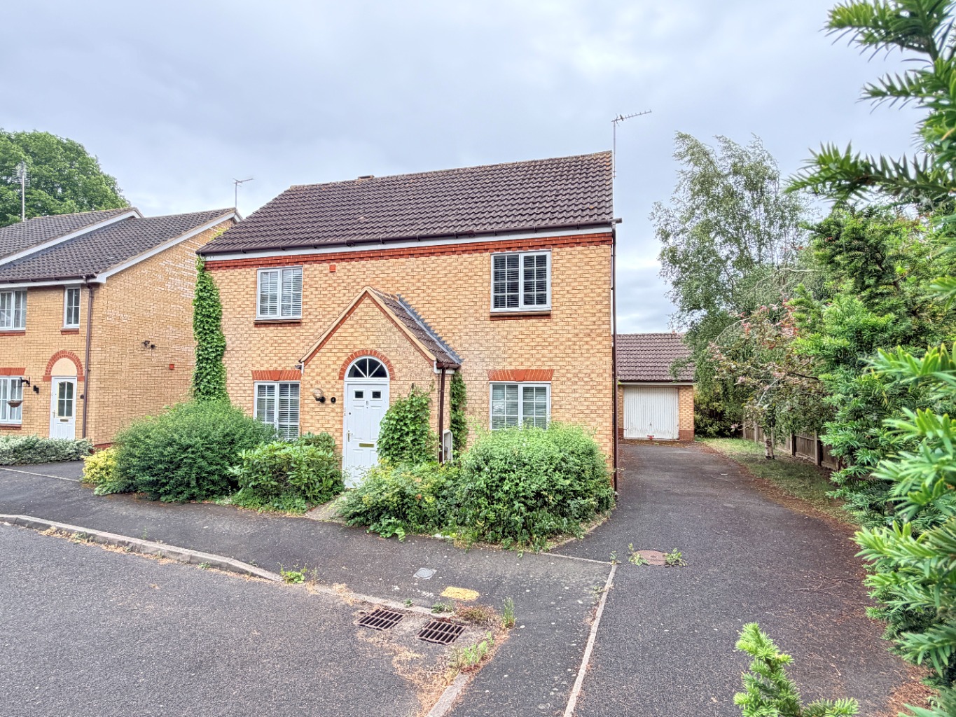 Spacious Four-Bedroom Detached Family Home in Village Cul-de-Sac Summary