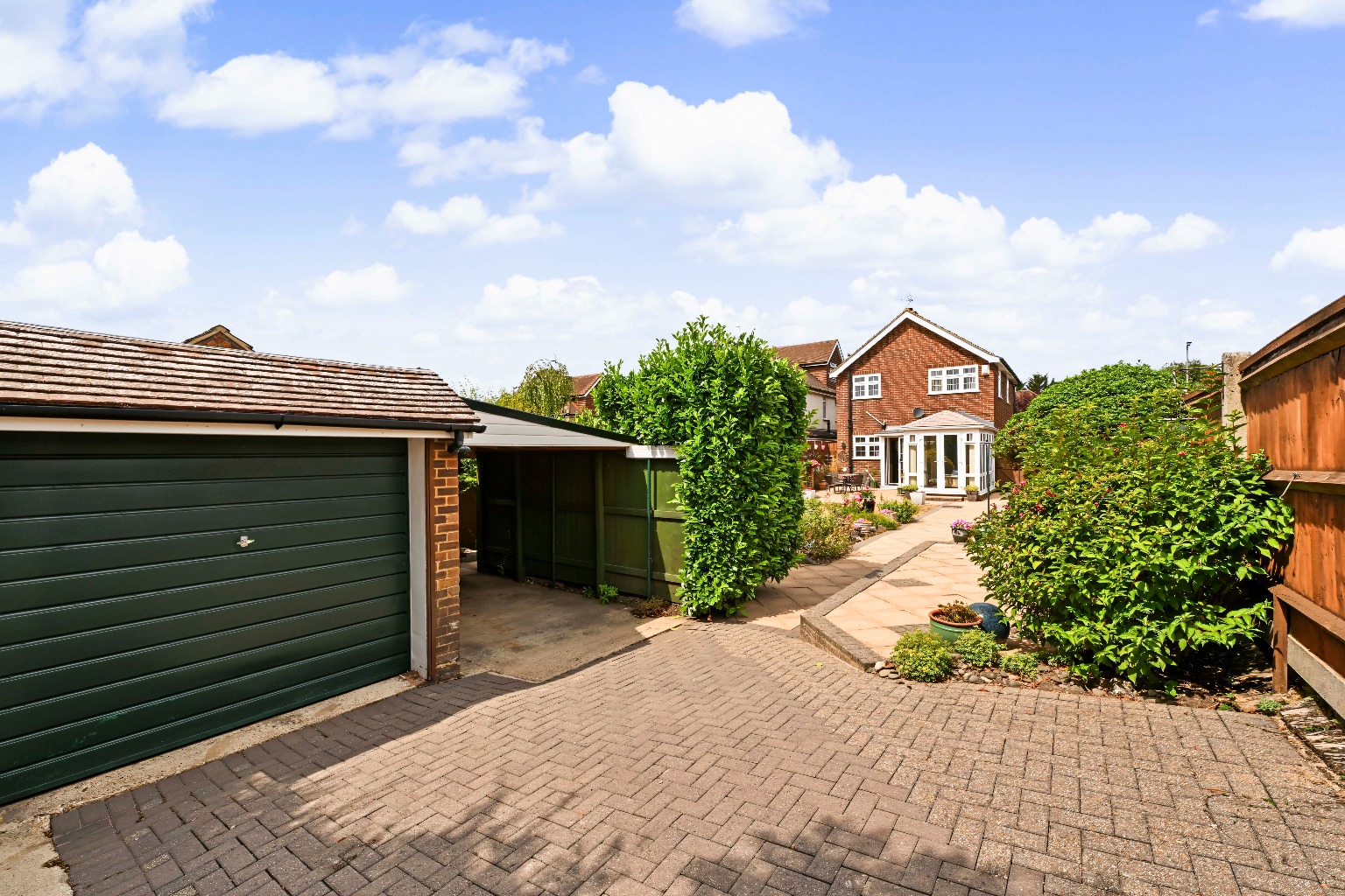 Scheduled viewing day Saturday 8th August. Detached Home with South facing Garden and No Upper Chain