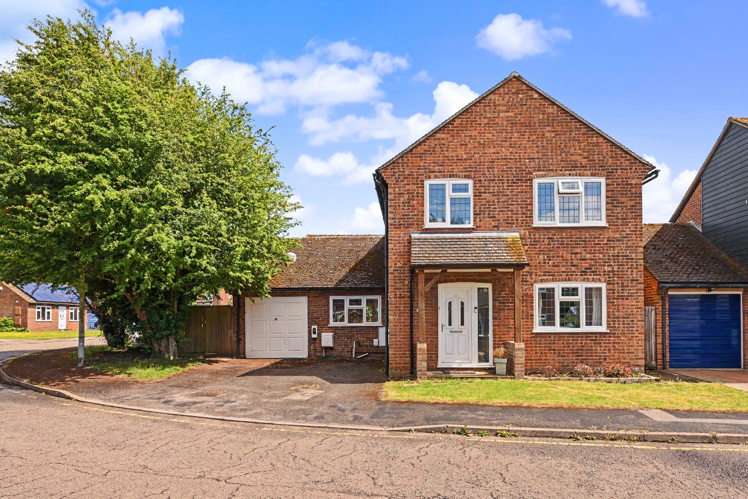 Beautifully Presented Detached Four Bedroom Family Home Close to Station and The Village School