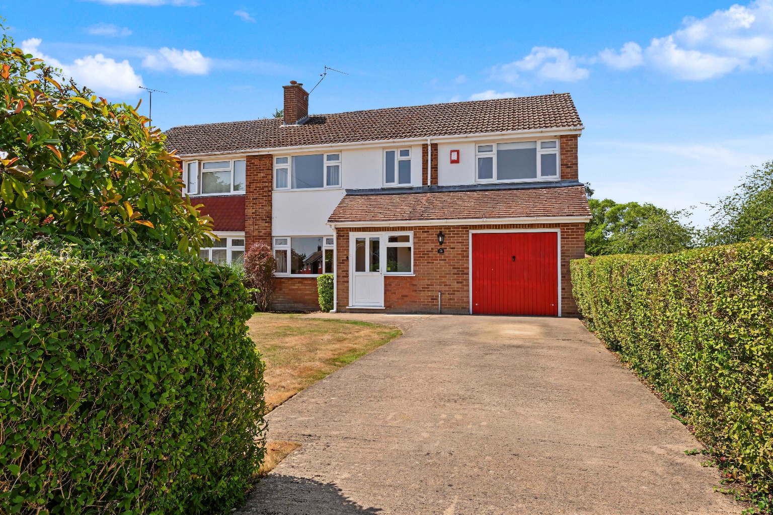 Extended Four-Bedroom Home in Prime Bedgrove Cul-de-Sac