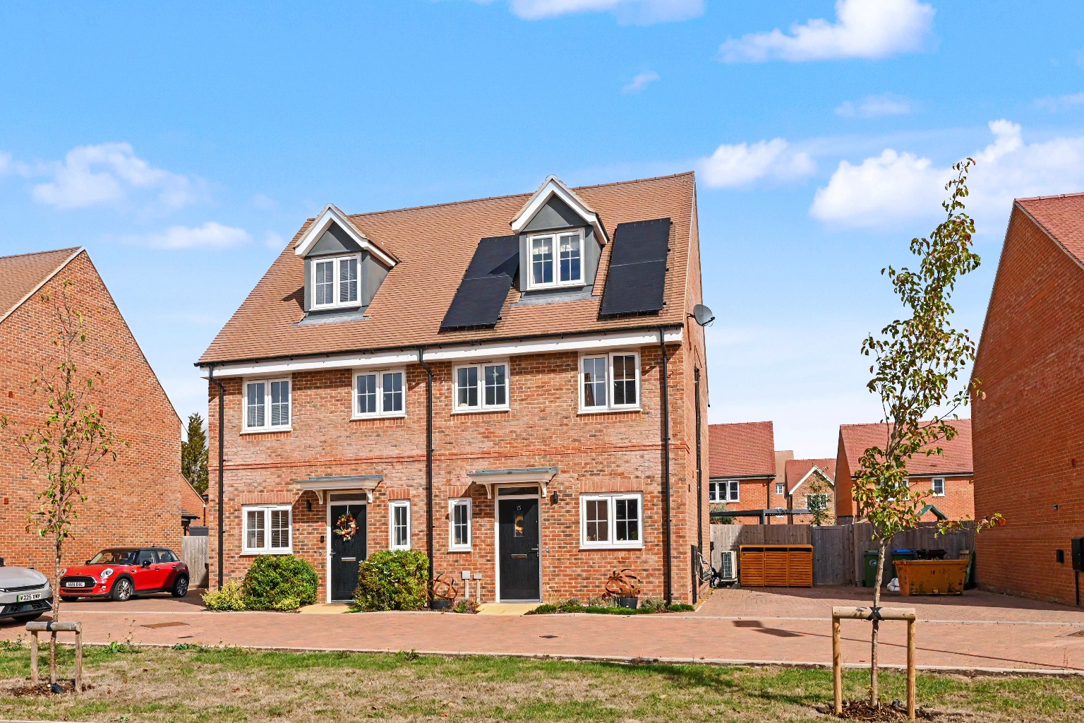 Modern Three-Bedroom Home with Exceptional Energy Efficiency Modern Three-Bedroom Home with Exceptional Energy Efficiency
