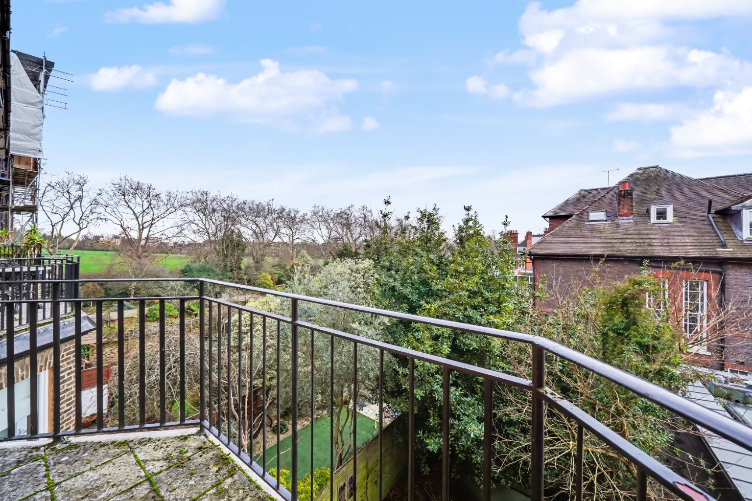 Elegant Two-Bedroom Apartment with Balcony.  Primrose Hill.