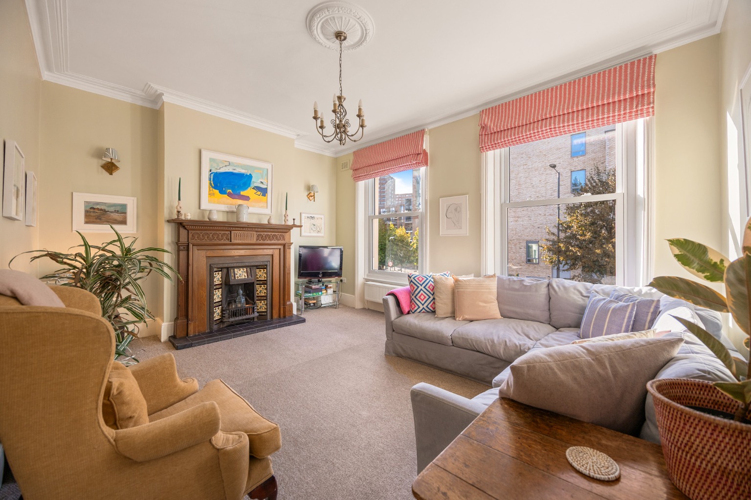 A spacious three bedroom maisonette with large terrace on Kilburn Park Road NW6